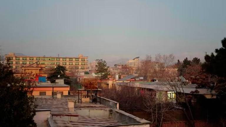 Pakistán anuncia una “guerra abierta” contra Afganistán, bombardea Kabul y reivindica 133 muertes