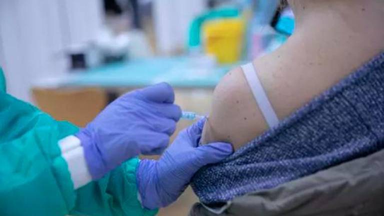 Cerca de 213.700 andaluces han recibido las dos dosis de la vacuna