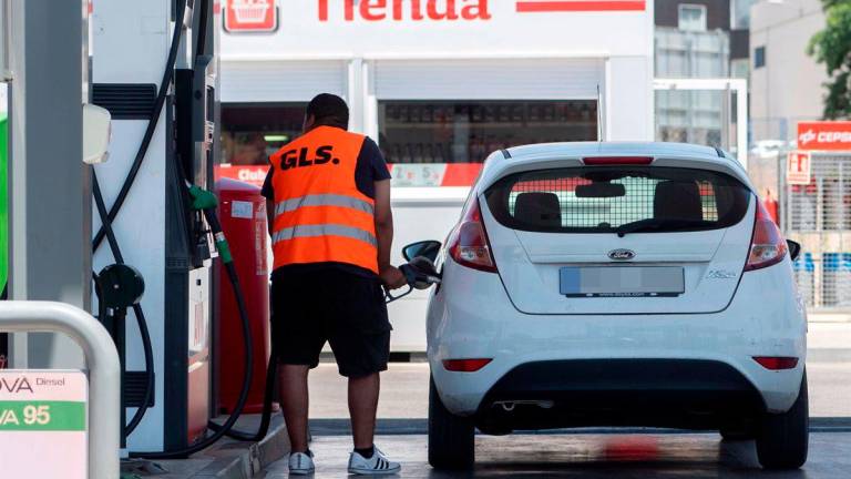 Gasolineras piden rebajar el impuesto de hidrocarburos