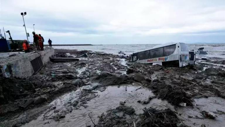 El balance de muertos por el temporal en la isla de Isquia asciende a siete