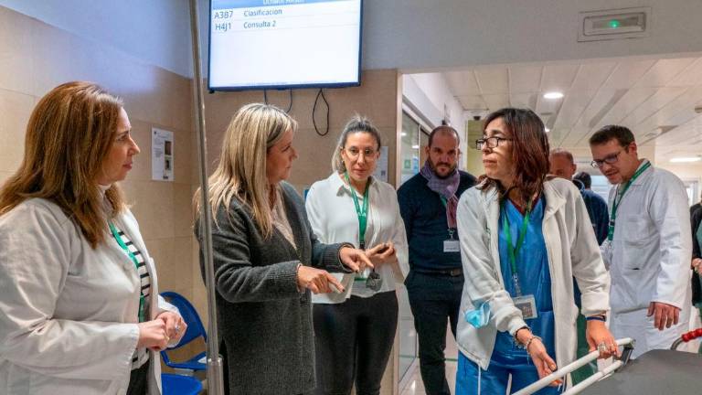 El Hospital Universitario de Jaén incorpora nuevo mobiliario clínico en el centro