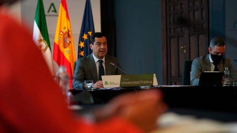 Andalucía exigirá desde el miércoles el uso de mascarillas en espacios abiertos y cerrados