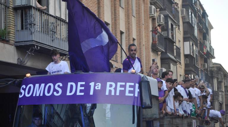 Reviva los mejores momentos de la celebración del ascenso del Real Jaén a Primera RFEF