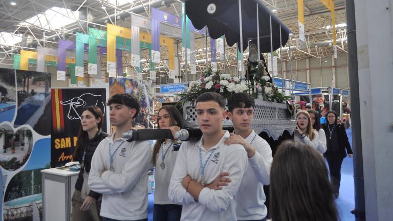 La Semana Santa de Villanueva del Arzobispo se da cita en la Feria de los Pueblos