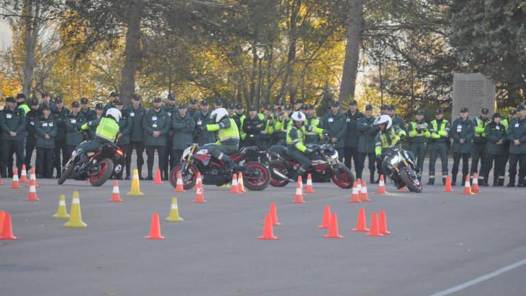 Exhibición de la Guardia Civil de Tráfico en Baeza