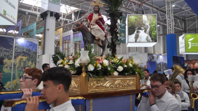 La Semana Santa de Villanueva del Arzobispo se da cita en la Feria de los Pueblos