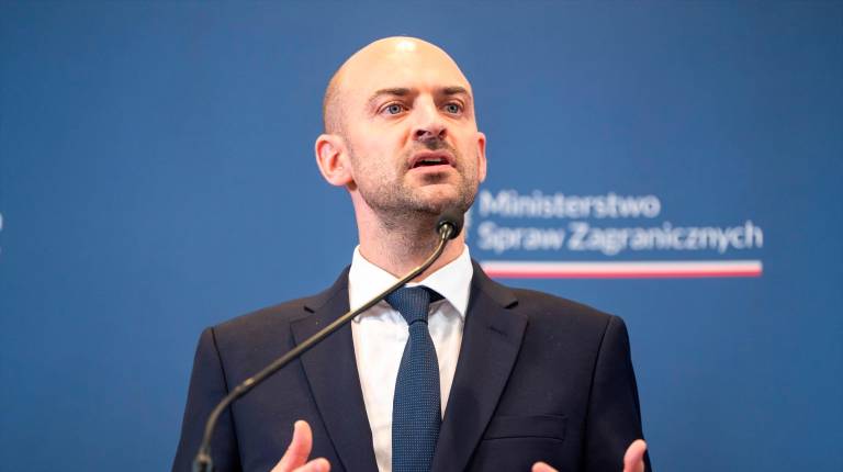 <i>El ministro de Exteriores francés, Jean-Noel Barrot, durante un reciente viaje a Polonia. / Europa Press.</i>