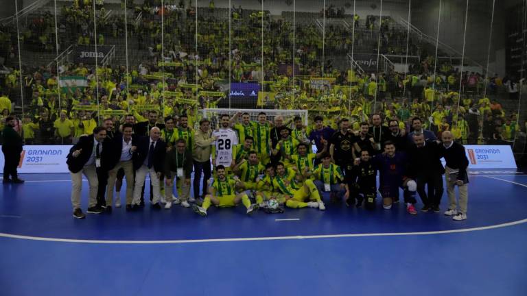 La fiesta del Jaén Paraíso Interior y su marea amarilla