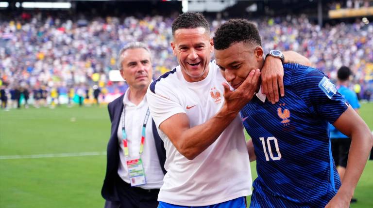 <i>Mbappe celebra la victoria contra Suecia. / Europa Press.</i>