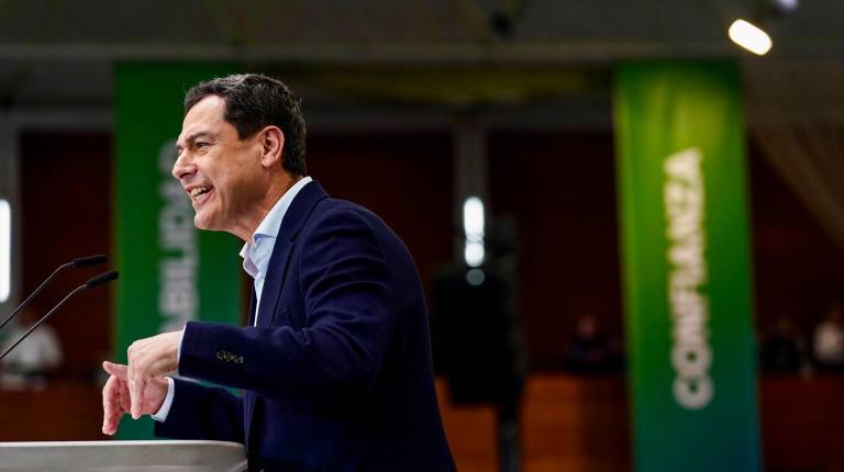 <i>El presidente del PP de Andalucía y candidato a la reelección de la Presidencia de la Junta, Juanma Moreno, durante un acto de campaña. a 10 de mayo de 2026 en Málaga. / Álex Zalea / Europa Press.</i>