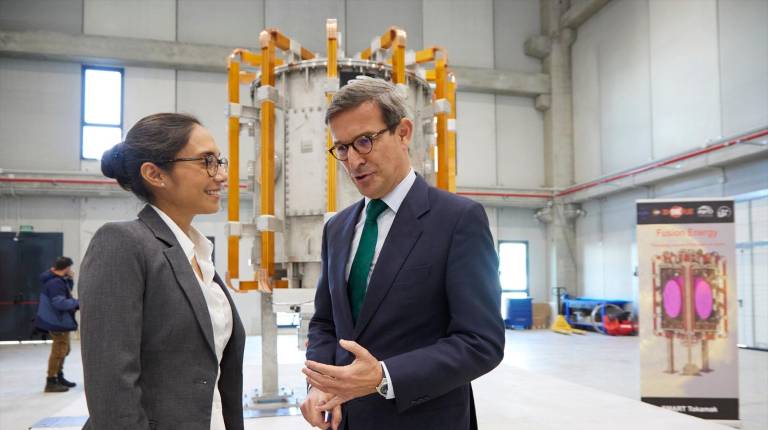 <i>Presentación del proyecto tecnológico “Tokamak Smart” en el Centro de Innovación CIU3A. / Europa Press. </i>