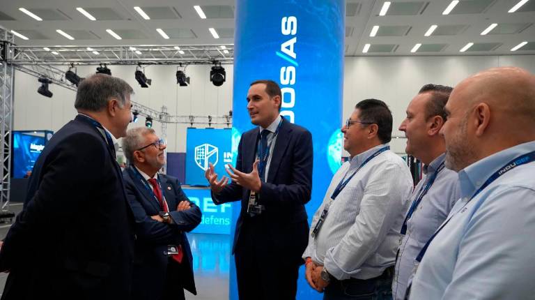<i>Mesa redonda “Industria, Defensa y Territorio”, celebrada en el marco del Congreso Internacional de la Industria de Defensa, Seguridad e Industria “Indudef 2026’”: / Diputación de Jaén.</i>