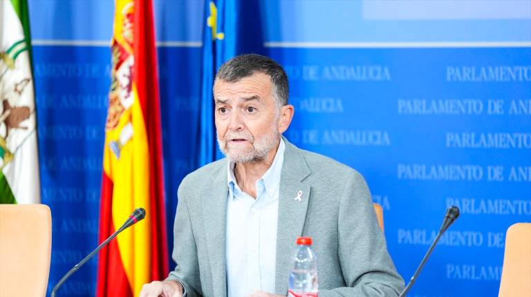 <i>El portavoz del Grupo Parlamentario Por Andalucía, Antonio Maíllo, durante la ronda de ruedas de prensa de portavoces de los grupos parlamentarios en el Parlamento de Andalucía. / Joaquín Corchero / Europa Press.</i>