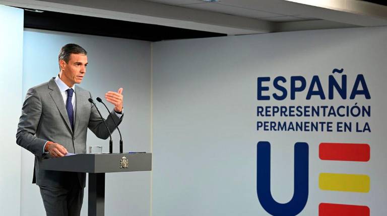 <i>El presidente del Gobierno, Pedro Sánchez, comparece tras la segunda jornada de la reunión del Consejo Europeo, a 16 de octubre de 2026, en Bruselas.</i>