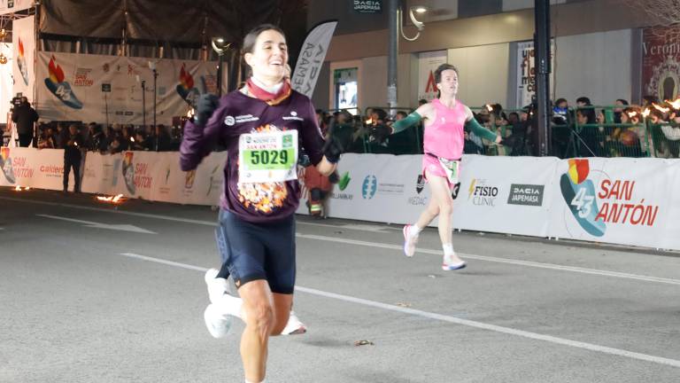 Reviva su llegada a la meta en la Carrera de San Antón 2026 con las mejores fotografías