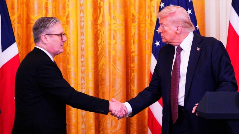 Trump ve con buenos ojos la mediación del rey Carlos III en su conflicto arancelario con Canadá