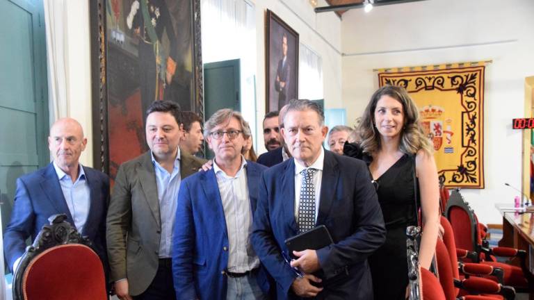 Fotogalería de una moción: A la segunda no fue la vencida en el Ayuntamiento de Linares