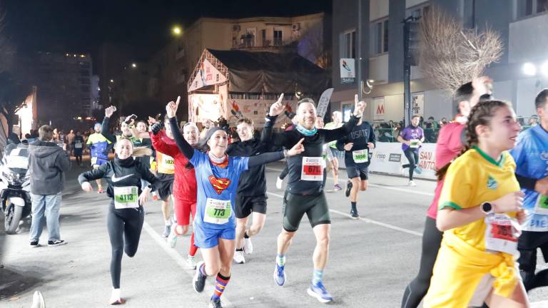Reviva su llegada a la meta en la Carrera de San Antón 2026 con las mejores fotografías