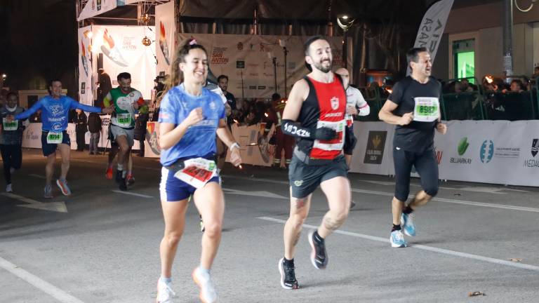 Reviva su llegada a la meta en la Carrera de San Antón 2026 con las mejores fotografías