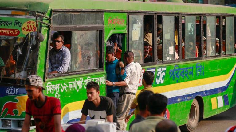 Al menos 17 muertos en un accidente de autocar en Bangladesh