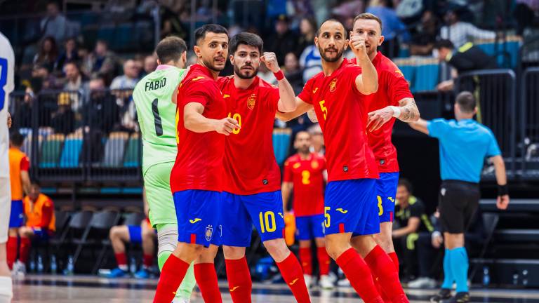 Dani Zurdo, en la celebración de uno de los goles frente a Finlandia. / Real Federación Española de Fútbol. 
