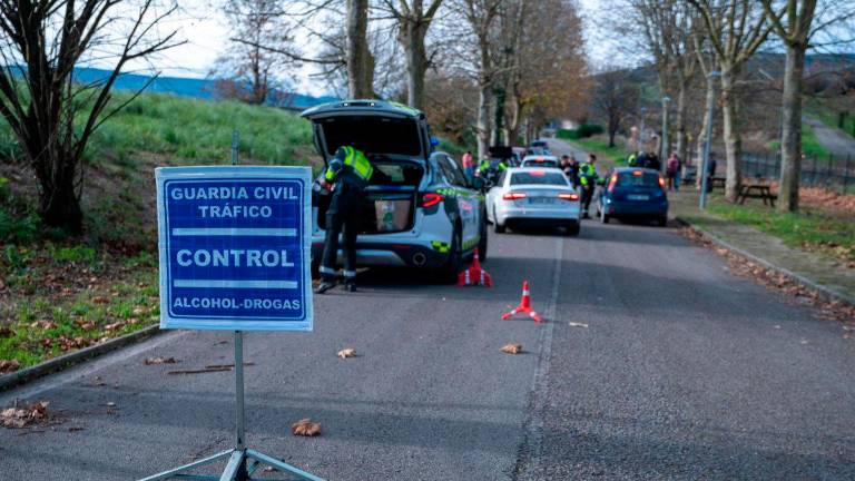 Detenido por atropellar a un guardia civil tras saltarse un control de alcoholemia en Sevilla