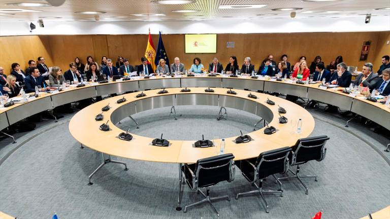 FINANCIACIÓN AUTONÓMICA | El Gobierno reunirá en enero a las comunidades de forma bilateral para abordar la condonación de deuda