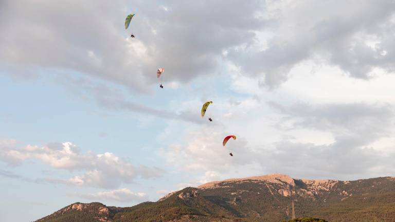 Veinticinco años de amor por el vuelo en El Yelmo