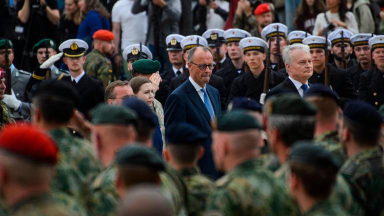 Alemanes de entre 17 y 45 años deben pedir permiso al Ejército para salir del país más de tres meses