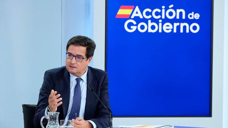 Óscar López acusa a Feijóo de “fichar” a implicados en el caso de Montoro