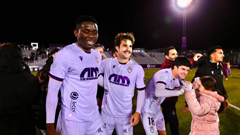 El Real Jaén gana un partido frenético con remontada al Recreativo de Huelva (2-1)