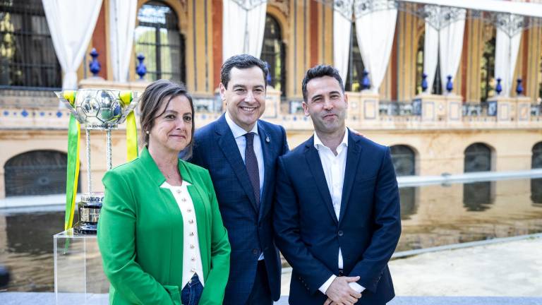 Momentos de un recibimiento para celebrar un título, orgullo de Andalucía