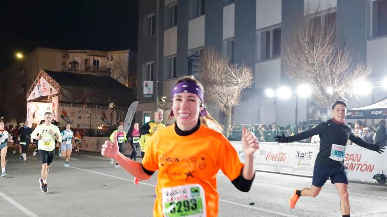 Reviva su llegada a la meta en la Carrera de San Antón 2026 con las mejores fotografías