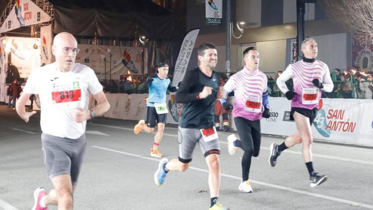 Reviva su llegada a la meta en la Carrera de San Antón 2026 con las mejores fotografías