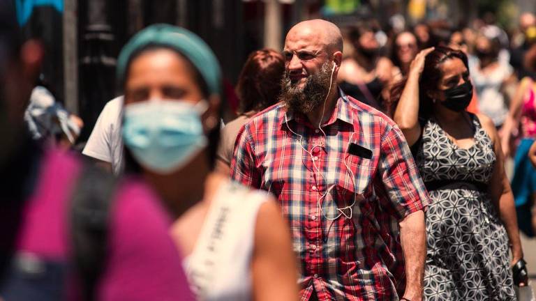 Sanidad acuerda reducir la cuarentena de los positivos en covid-19 a siete días