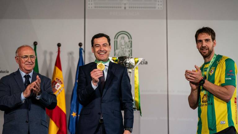 Momentos de un recibimiento para celebrar un título, orgullo de Andalucía