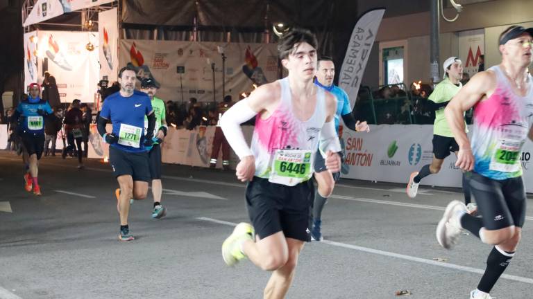 Reviva su llegada a la meta en la Carrera de San Antón 2026 con las mejores fotografías