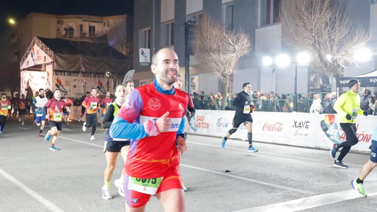 La emoción de los últimos metros de la Carrera de San Antón 2026, en imágenes
