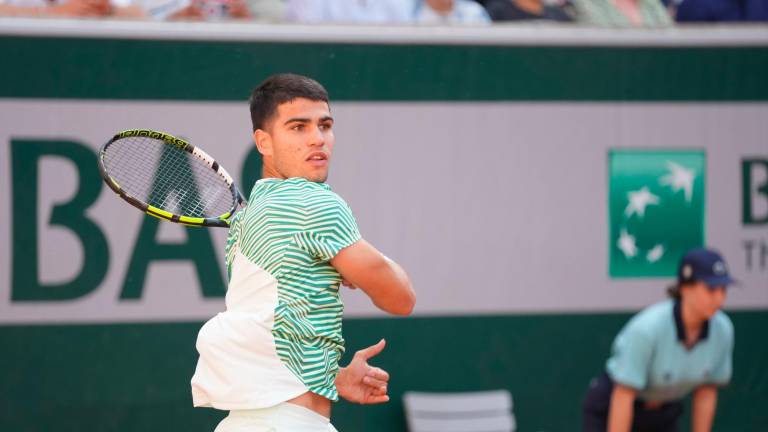 Alcaraz debuta firme ante Cobolli en Roland Garros