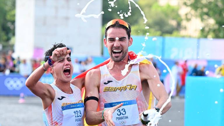 María Pérez y Álvaro Martín, oro en el relevo mixto de marcha de París