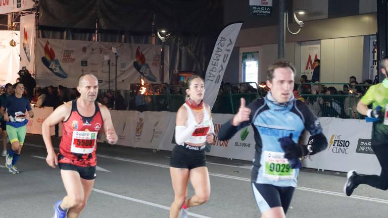 Reviva su llegada a la meta en la Carrera de San Antón 2026 con las mejores fotografías