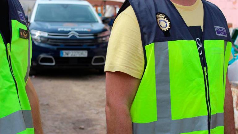 Investigan el paradero de los padres de un bebé abandonado en Sevilla