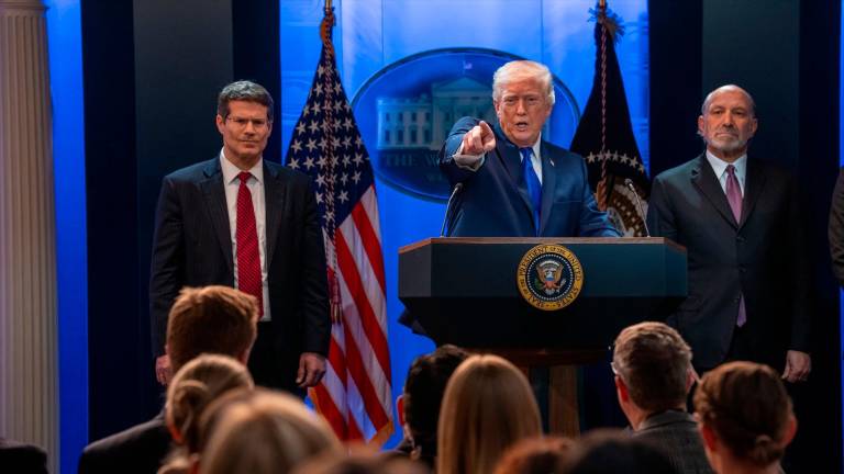 Trump sube al 15% los aranceles globales como represalia tras el varapalo del Supremo