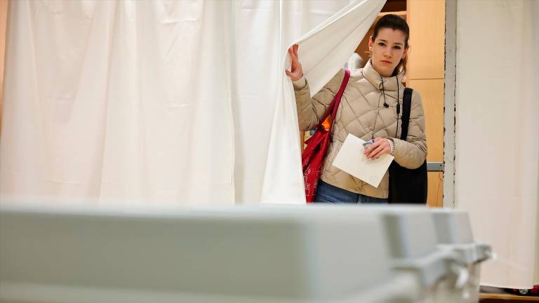 Hungría comienza a votar en el mayor desafío para Orbán