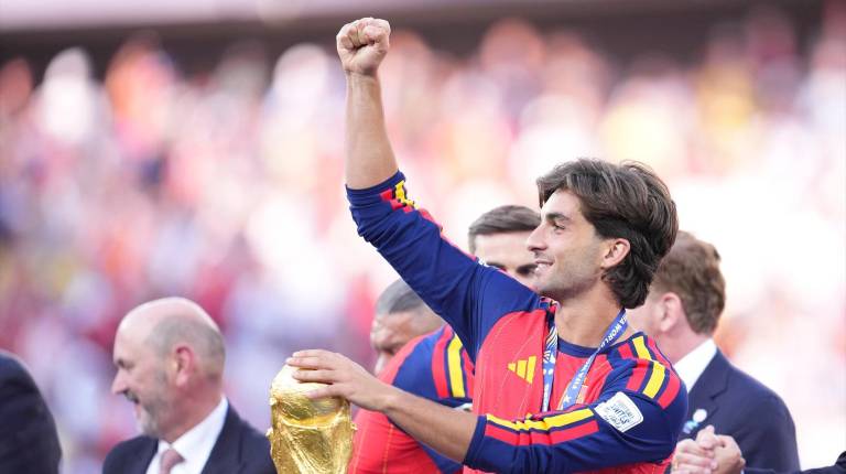 <i>Ferran Torres celebra la victoria de España en la final del Mundial 2026.</i>