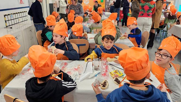 Casi 400 escolares del CEIP Almadén conocen las bondades del aove