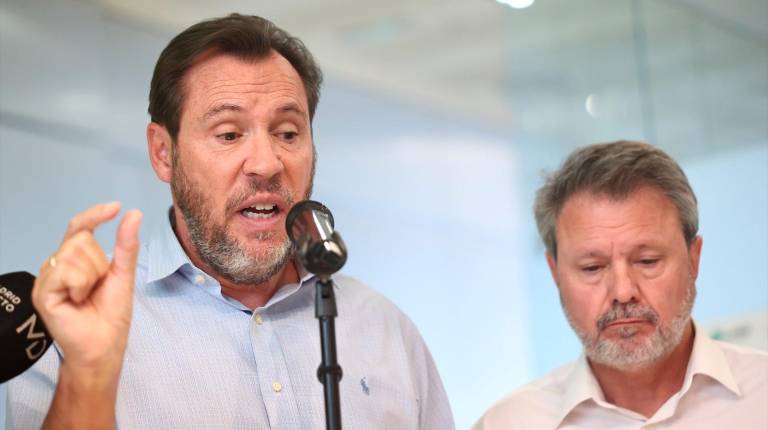 <i>El ministro de Transportes y Movilidad Sostenible, Óscar Puente, durante una rueda de prensa, este 28 de octubre. / Eduardo Parra / Europa Press.</i>