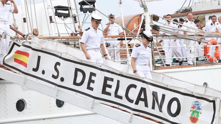 Última parada de la princesa Leonor con “Elcano”