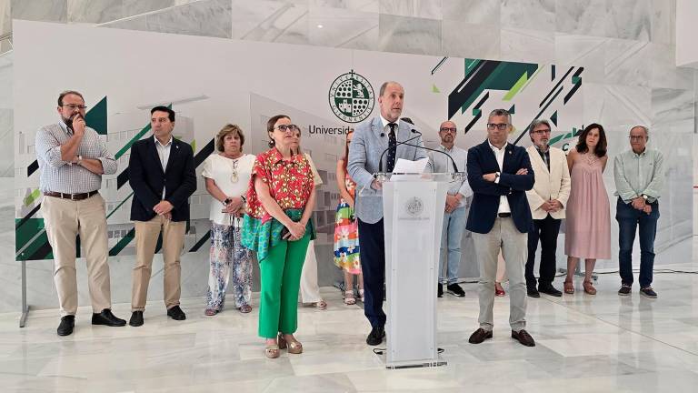 Rueda de prensa ofrecida por el rector, junto a todo el Equipo de Dirección de la UJA, el pasado 2 de julio. / Universidad de Jaén. 
