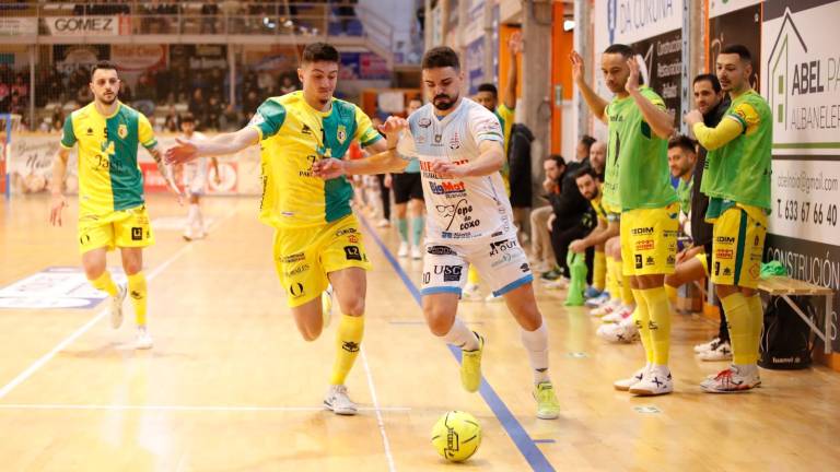 El Jaén FS extrae un punto ante el Noia en un duelo con polémica (1-1)